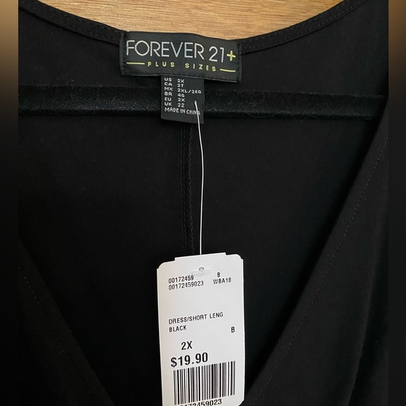 NWT forever 21 plus size dress with center twist gathering - Picture 4 of 4